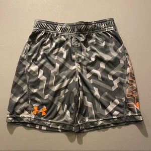 Boys Under Armour Size 5 Short